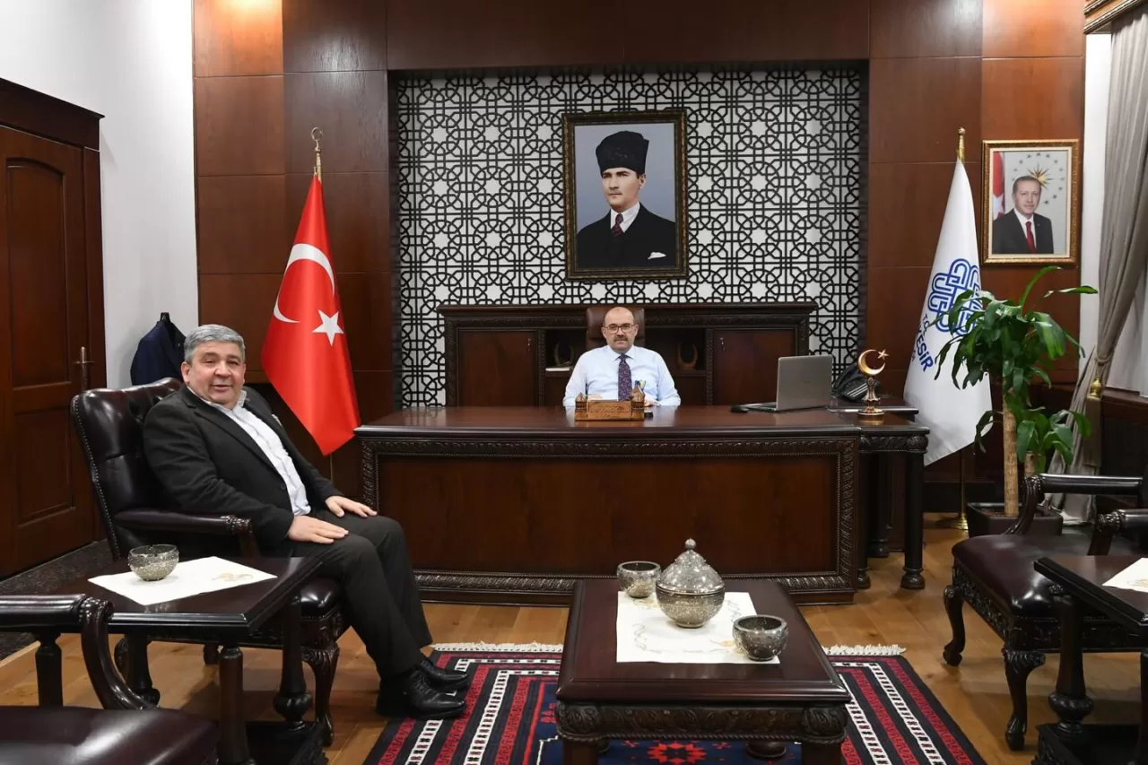 Memur Sen Balıkesir İl Temsilcisi Vali Ustaoğlu'nu Ziyaret Etti