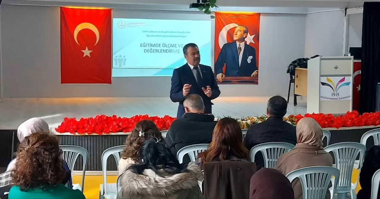 İvrindi'de Öğretmenlere Eğitimde Ölçme ve Değerlendirme Eğitimi