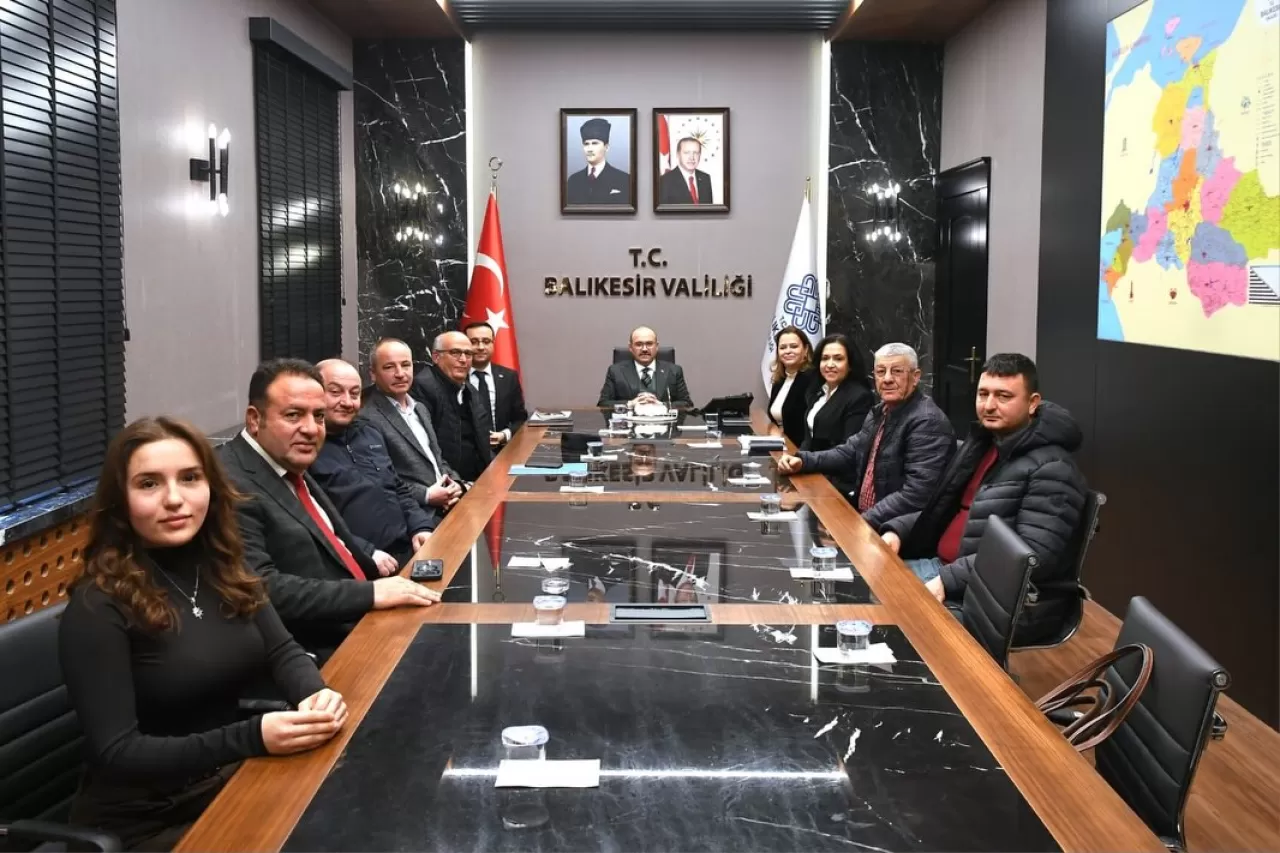 Vali Ustaoğlu, Muhtarlarla Bir Araya Gelerek Talepleri Dinledi