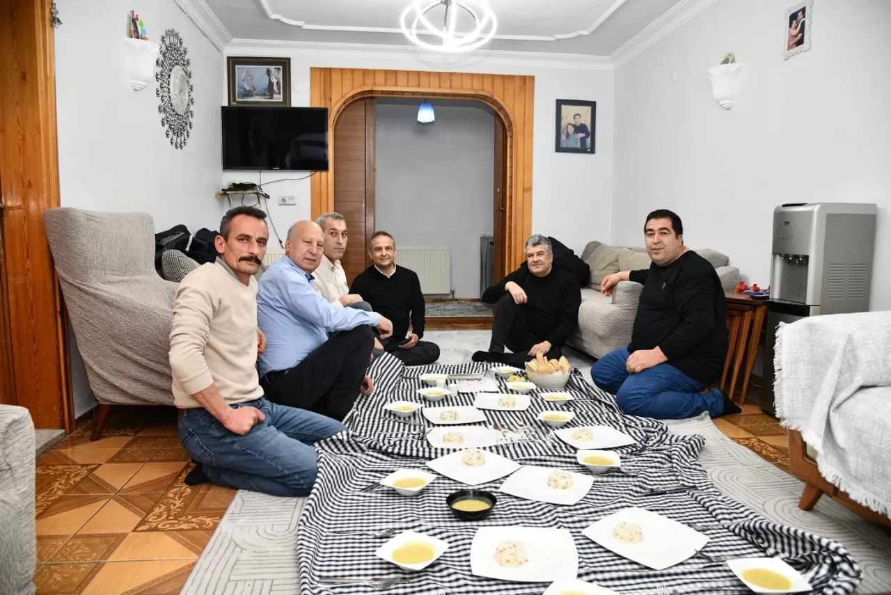 Belediye Başkanı ve Meclis Üyelerinden Mahalle Ziyareti