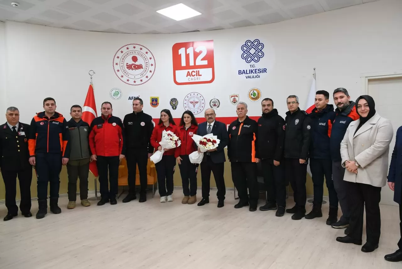Balıkesir Valisi Ustaoğlu, 112 Acil Çağrı Merkezi'ni Ziyaret Etti
