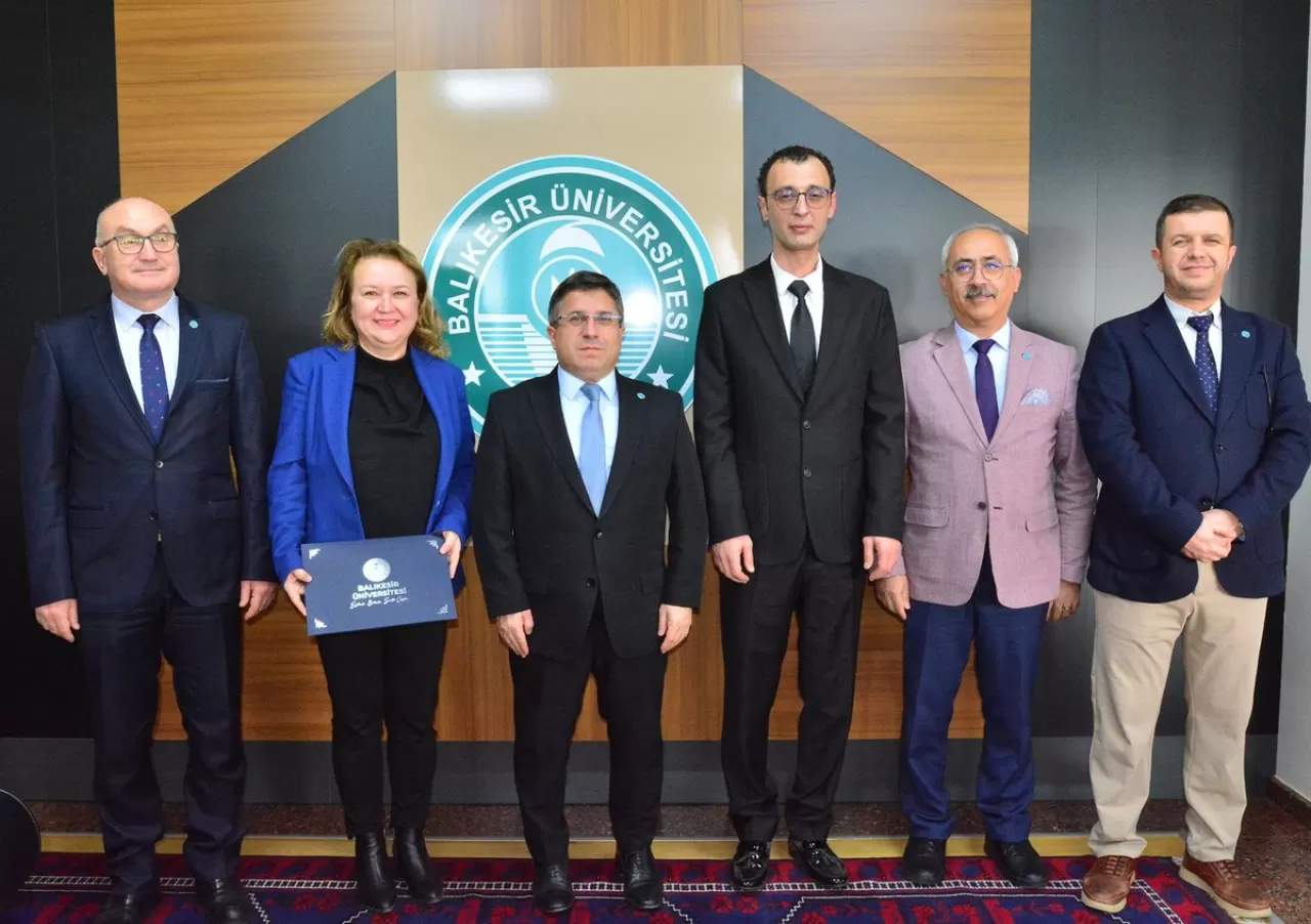 Balıkesir Üniversitesi'nde Bilim ve Teknoloji Merkezi'nde Müdürlük Görevi Devredildi