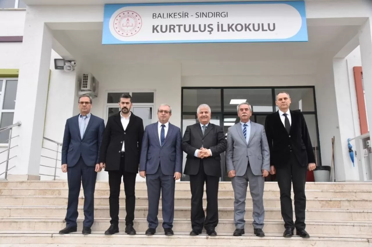 Balıkesir'de Yeni Eğitim Yuvası: Sındırgı Kurtuluş İlkokulu'nun Açılışı Ziyaret Edildi