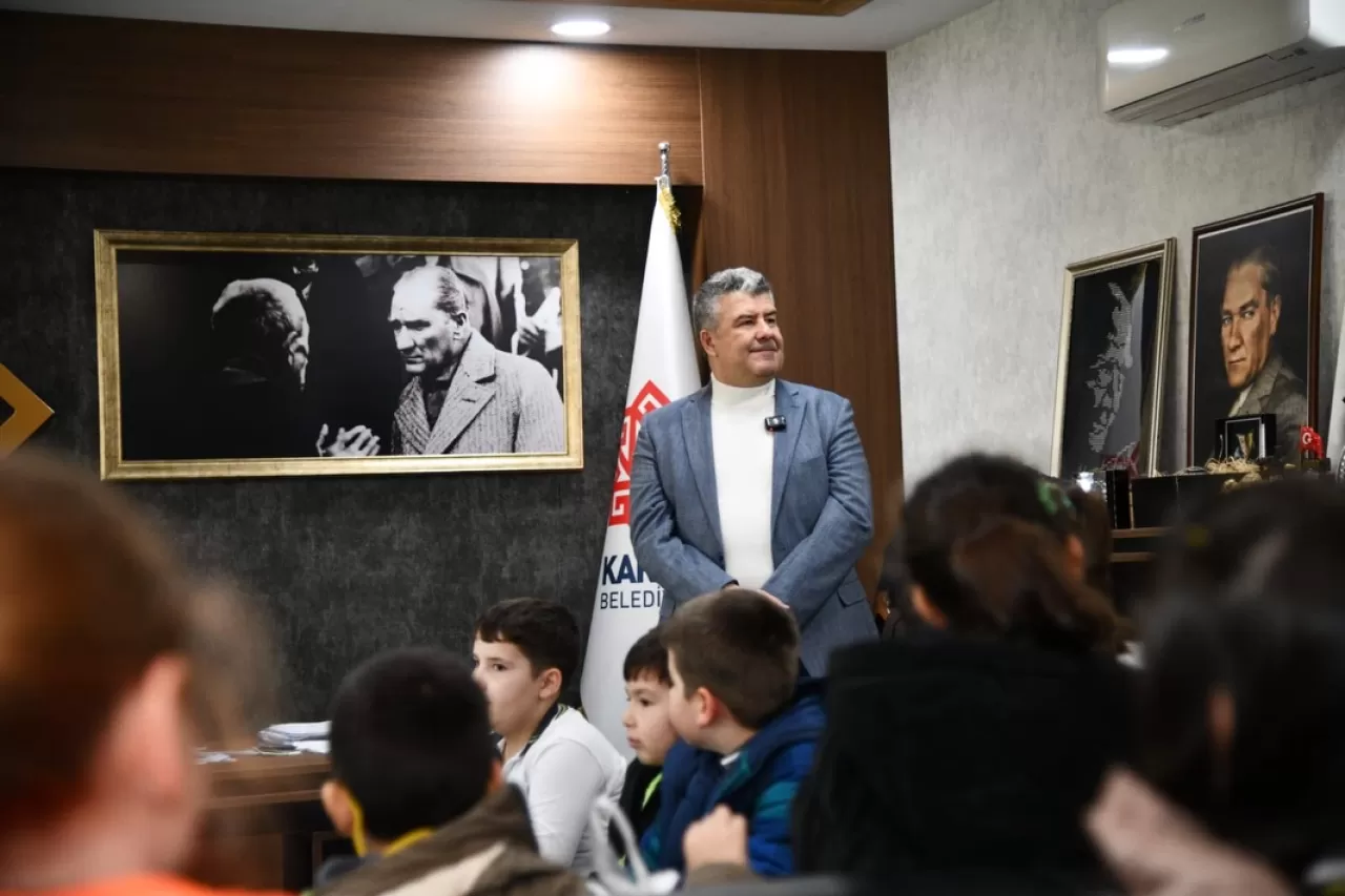 Karesi'nde Minik Öğrenciler Yerel Yönetimleri Yerinde Öğrendi