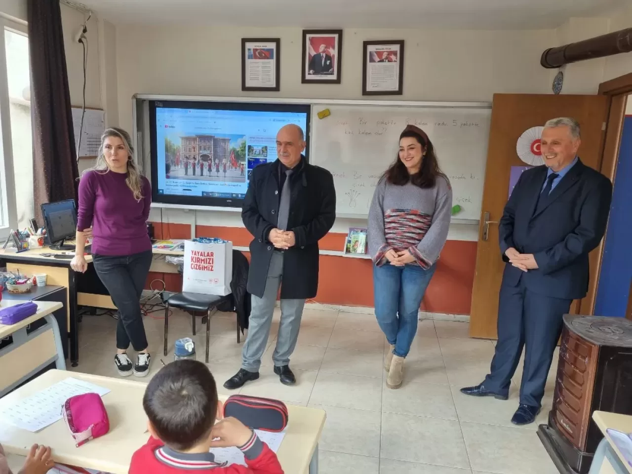 Havran'da Öğrencilere Hediyeli Ziyaret