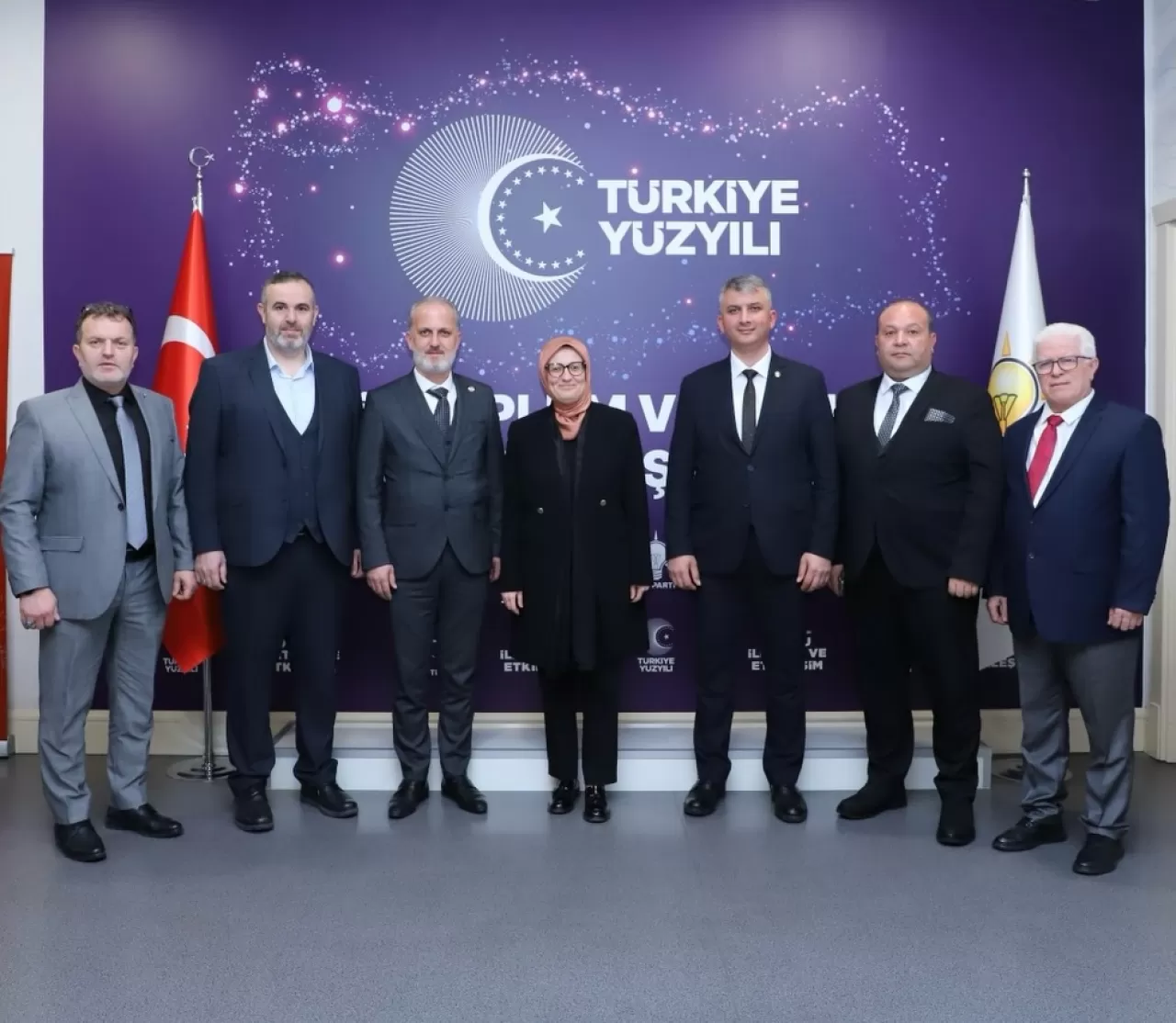 AK Parti'de Balıkesirli Dernek Temsilcilerinden Ziyaret