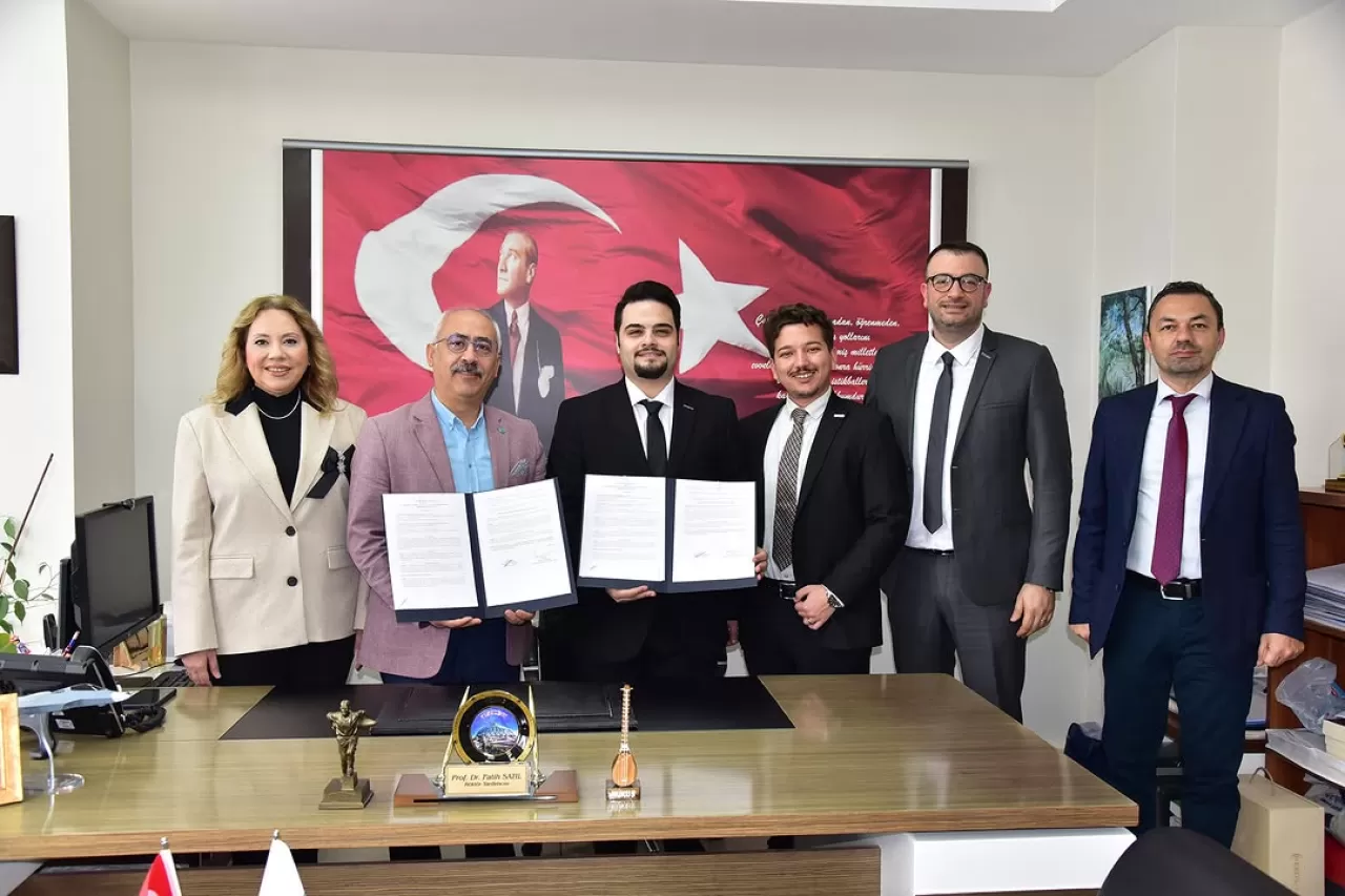 Balıkesir Üniversitesi ve Sanayi Arasında İş Birliği Protokolü İmzalandı