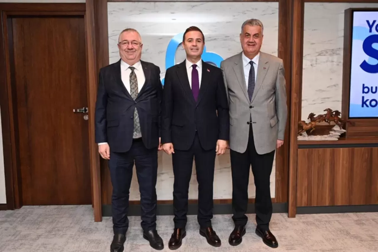Edremit Belediye Başkanı ve Yardımcısı, Balıkesir Büyükşehir Belediye Başkanı'nı Ziyaret Etti
