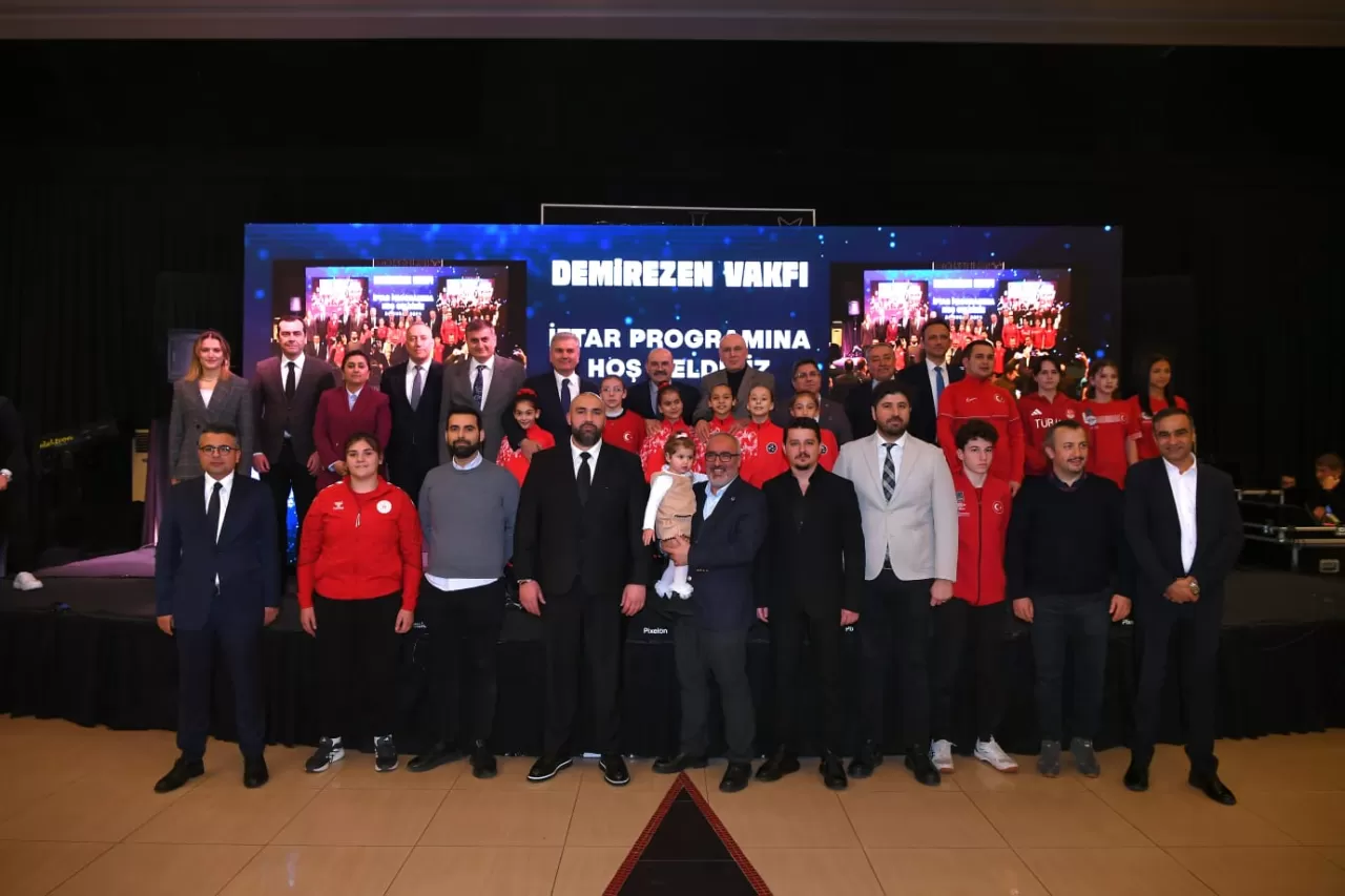 Balıkesir Üniversitesi Rektörü Demirezen Vakfı'nın İftarında