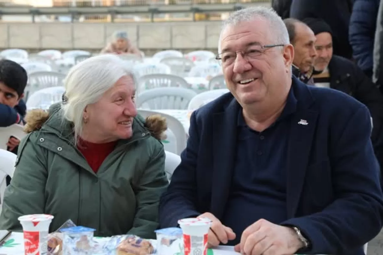 Edremit'te Ramazan Dayanışması: Kadıköy'de Gönül Sofrası Kuruldu