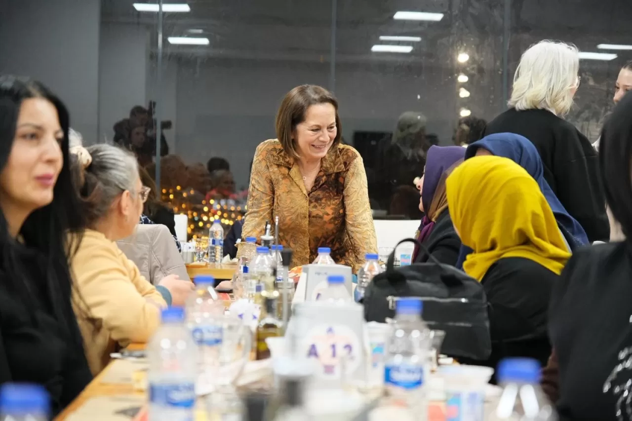 Altıeylül'de 8 Mart İftarında Kadınlar Buluştu