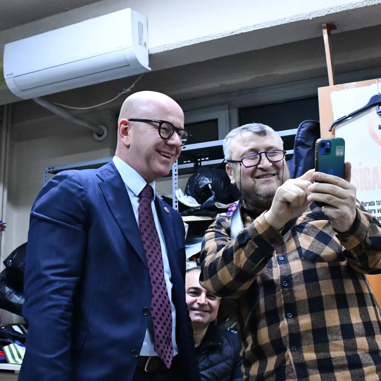 CHP'li Sarı, Hasanbaba Çarşısı'nda Esnaf ve Vatandaşlarla Buluştu