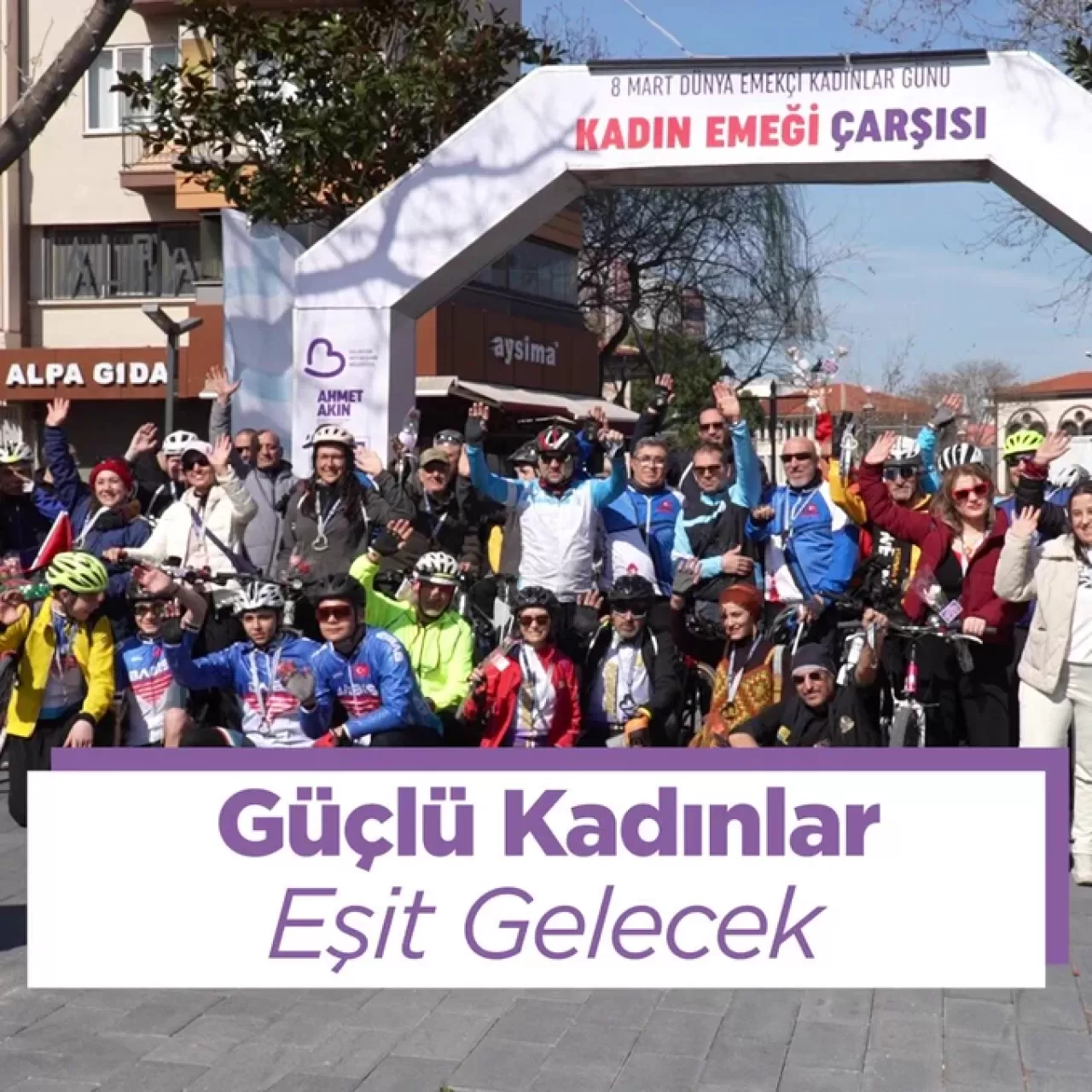 Balıkesir'de Kadınlar 8 Mart'ta Pedallarla Dayanışma Mesajı Verdi