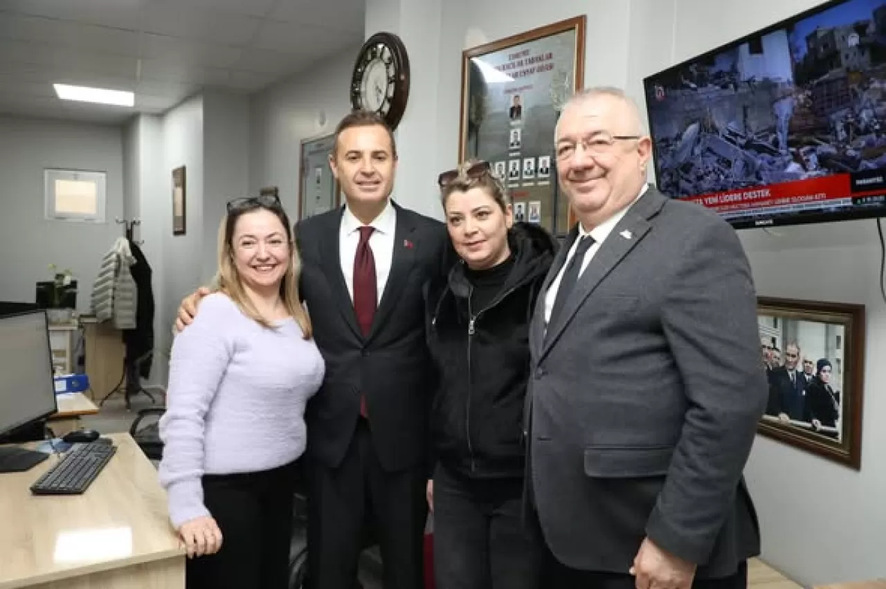 Başkan Akın, Edremit Esnafını Ziyaret Etti