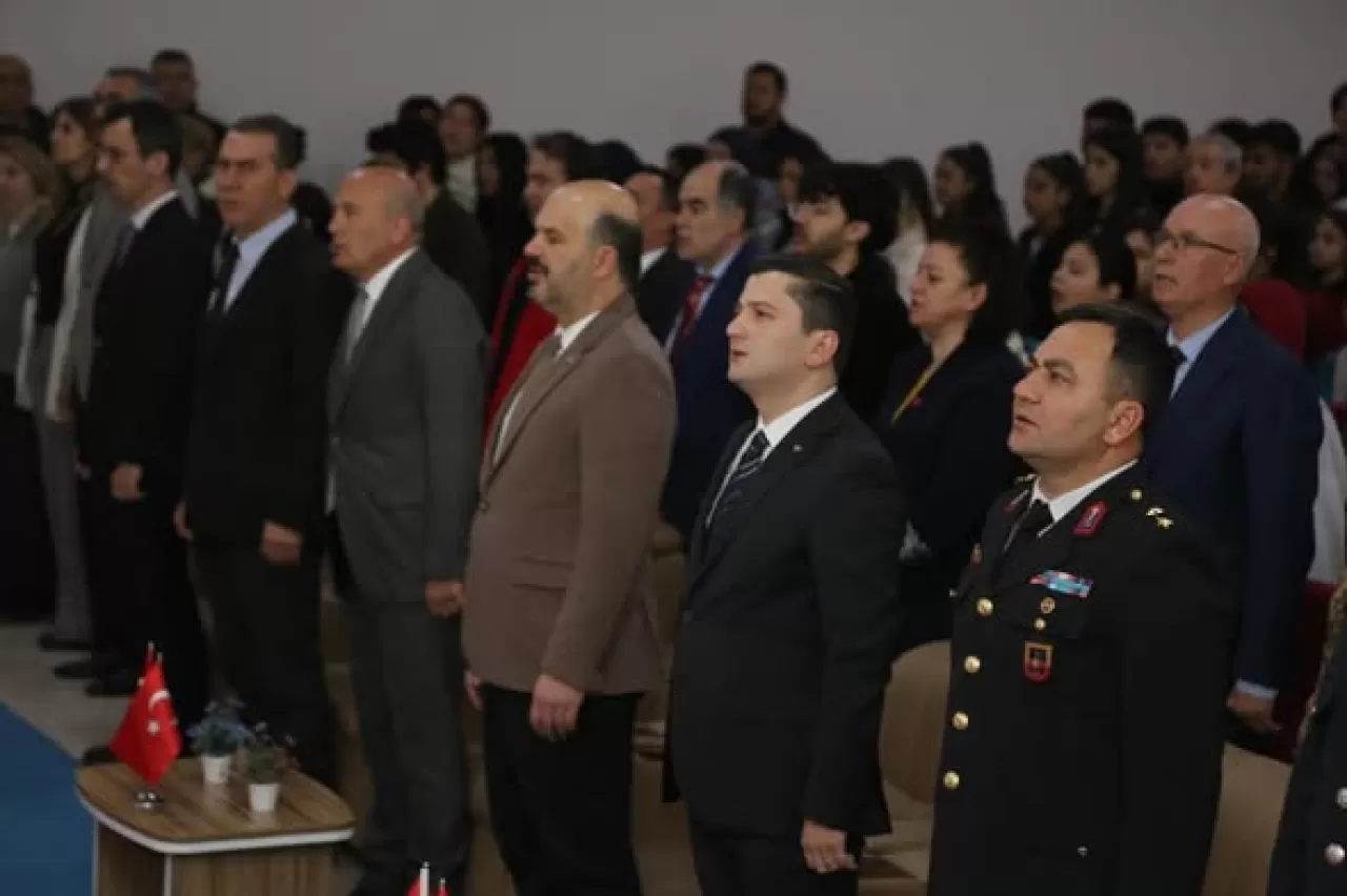 İvrindi'de İstiklal Marşı'nın Kabulü ve Mehmet Akif Ersoy Anıldı