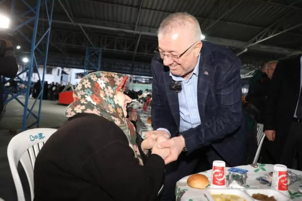 Edremit'te Ramazan Sofrasında Dayanışma Ruhu