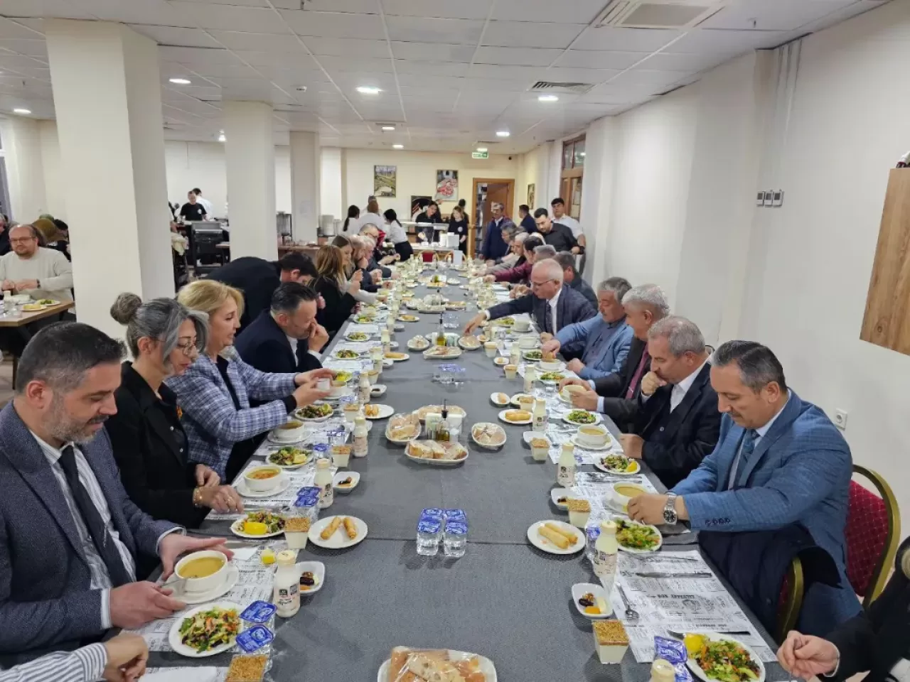 Karesi'de Eğitim Camiası Ramazan İftarında Buluştu