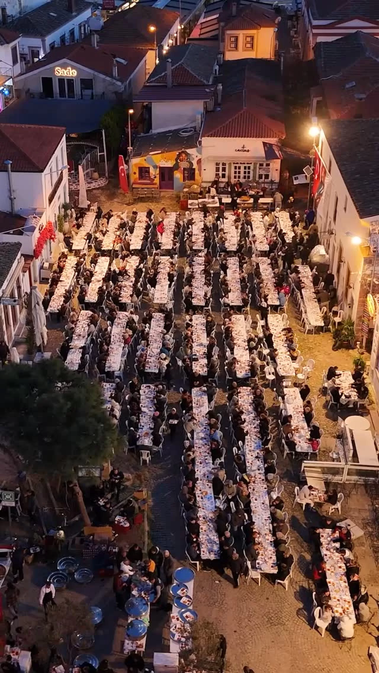 Ayvalık'ta Tüm Hemşehrilere İftar Daveti