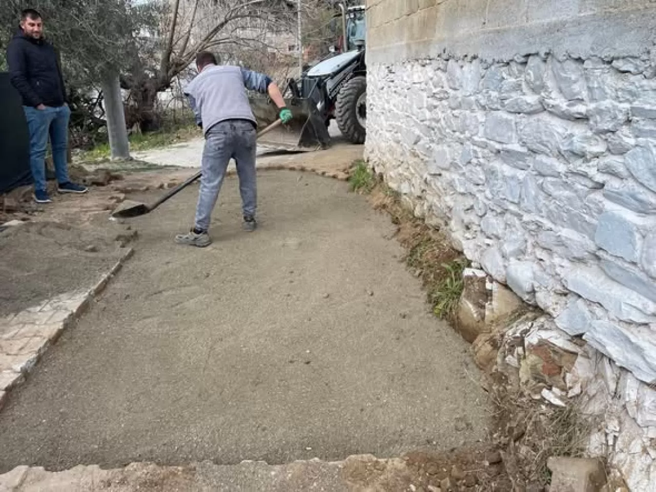 Edremit'te Mehmetalan Mahallesi'nde Yol Tamiratı