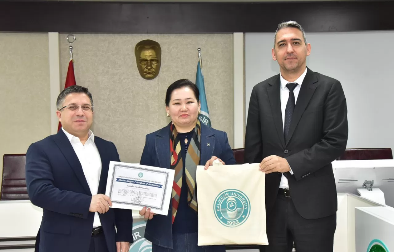 Balıkesir Üniversitesi'nde Uluslararası Akademik İş Birliği Sertifikalarla Taçlandı