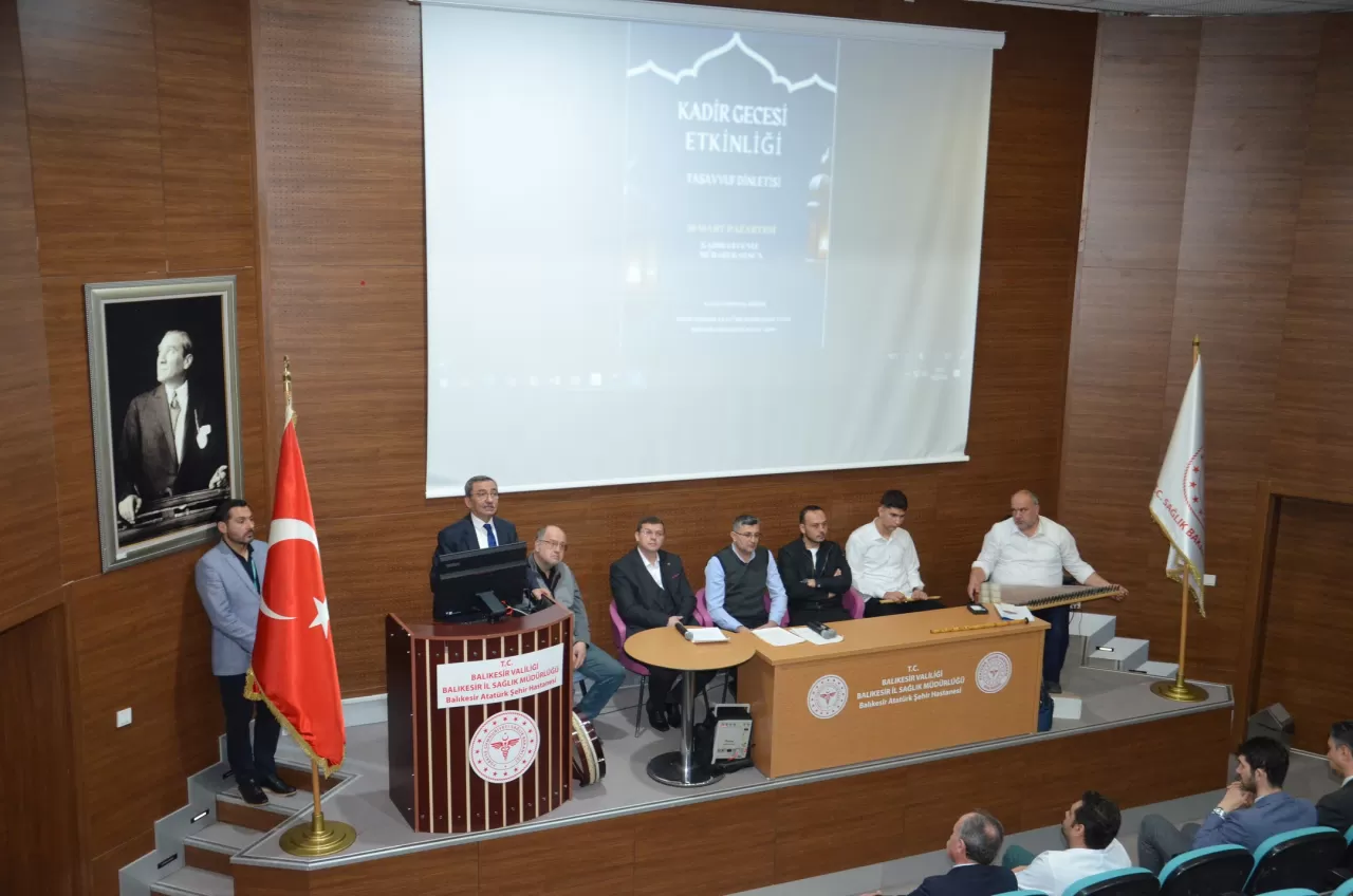 Balıkesir'de Hastane Personeline Kadir Gecesi'nde Tasavvuf Musikisi Dinletisi