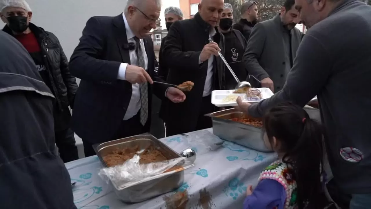 Edremit'te Ramazan Sofraları Gönül Birliğini Perçinledi