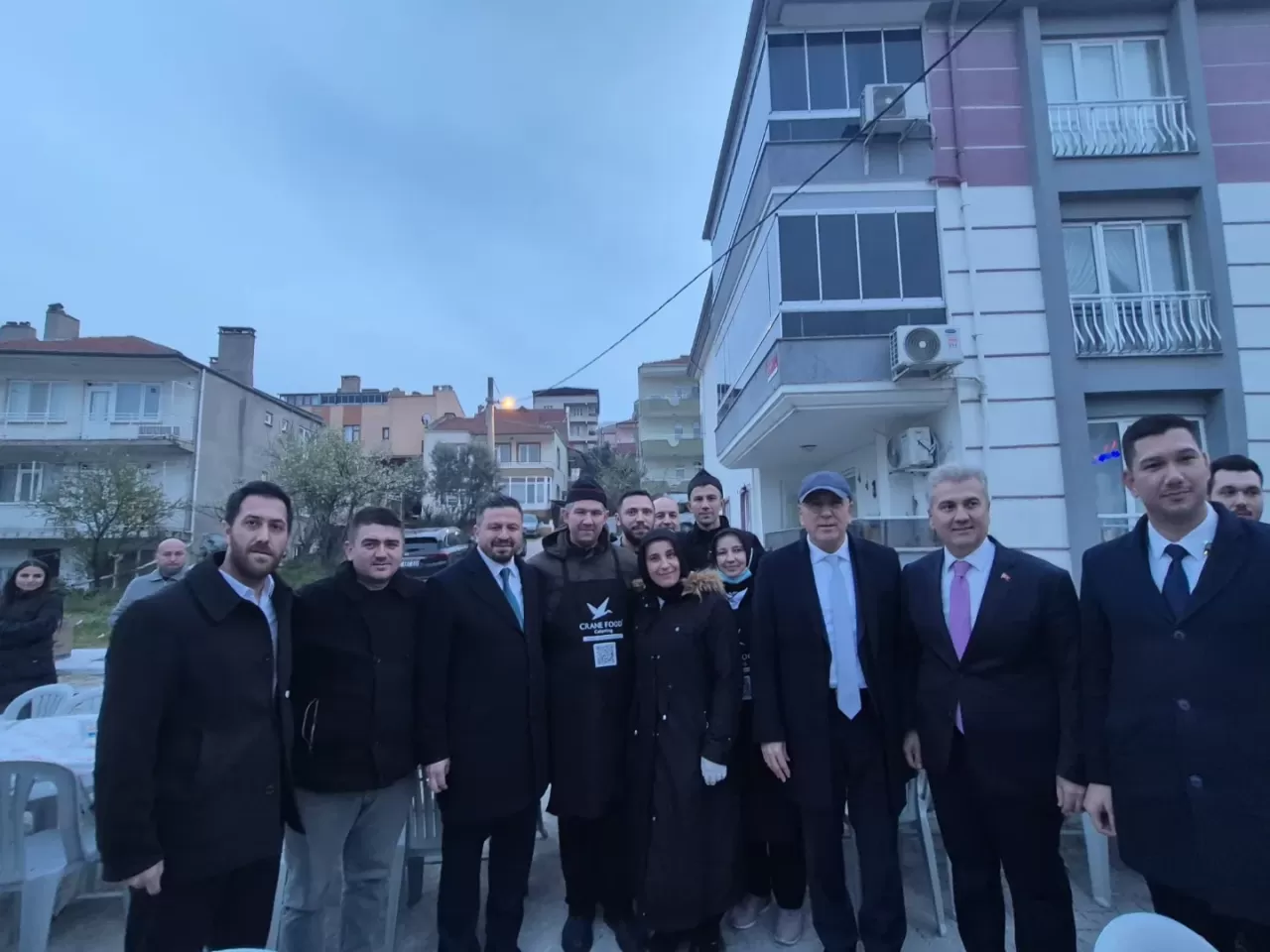 AK Partili Vekiller Altıeylül'de İftar Sofrasında Bir Araya Geldi