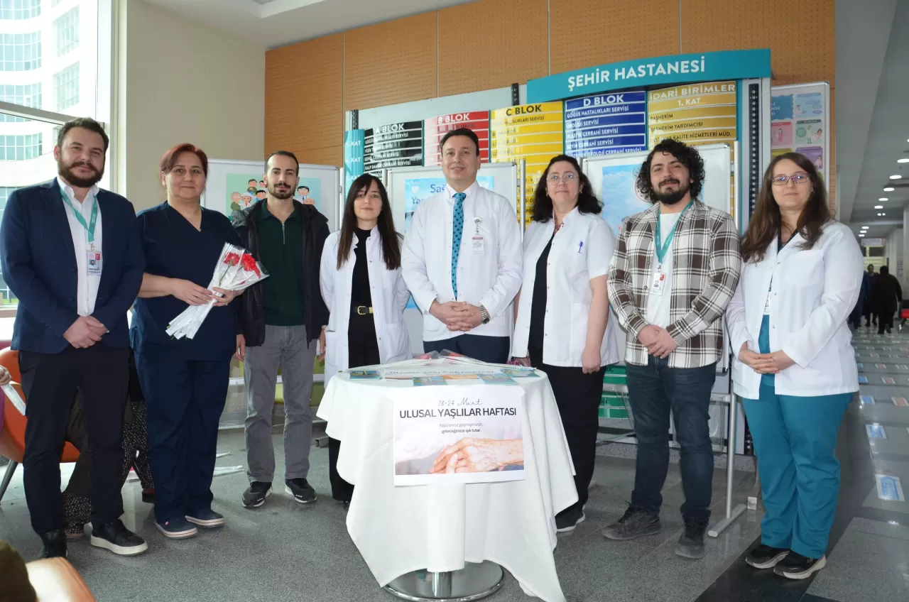 Balıkesir Atatürk Şehir Hastanesi'nde Yaşlılar Haftası'nda Anlamlı Buluşma