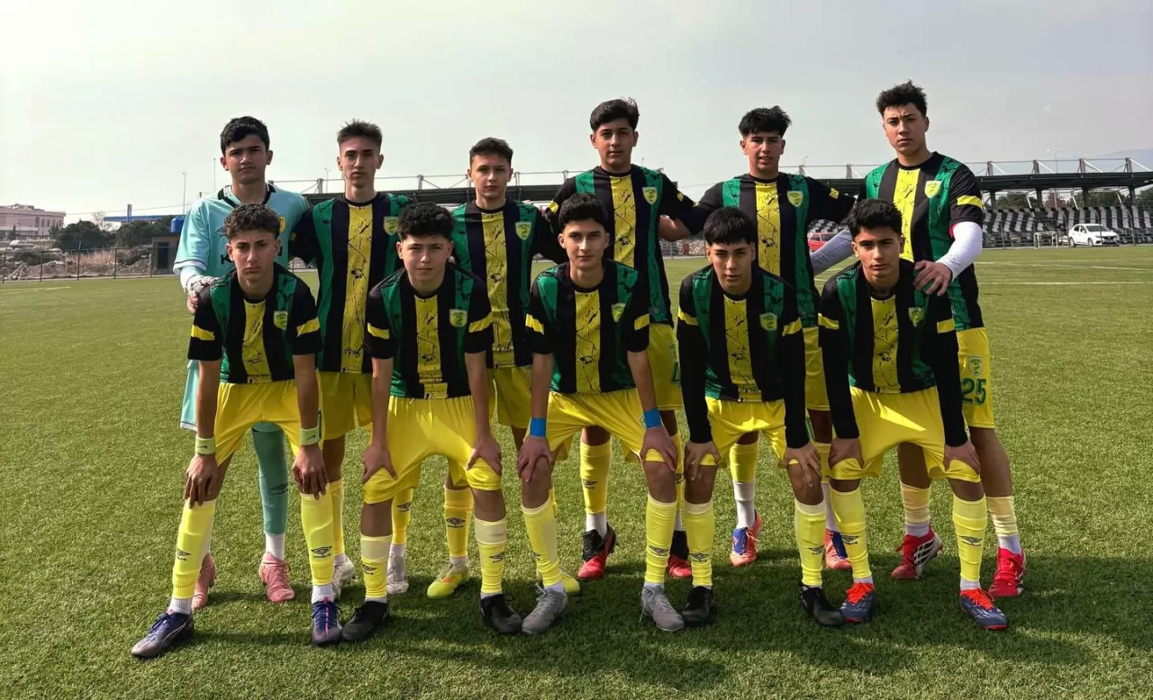 Edremitspor U-15 Takımı, Körfez Grubu'nu Namağlup Şampiyon Tamamladı