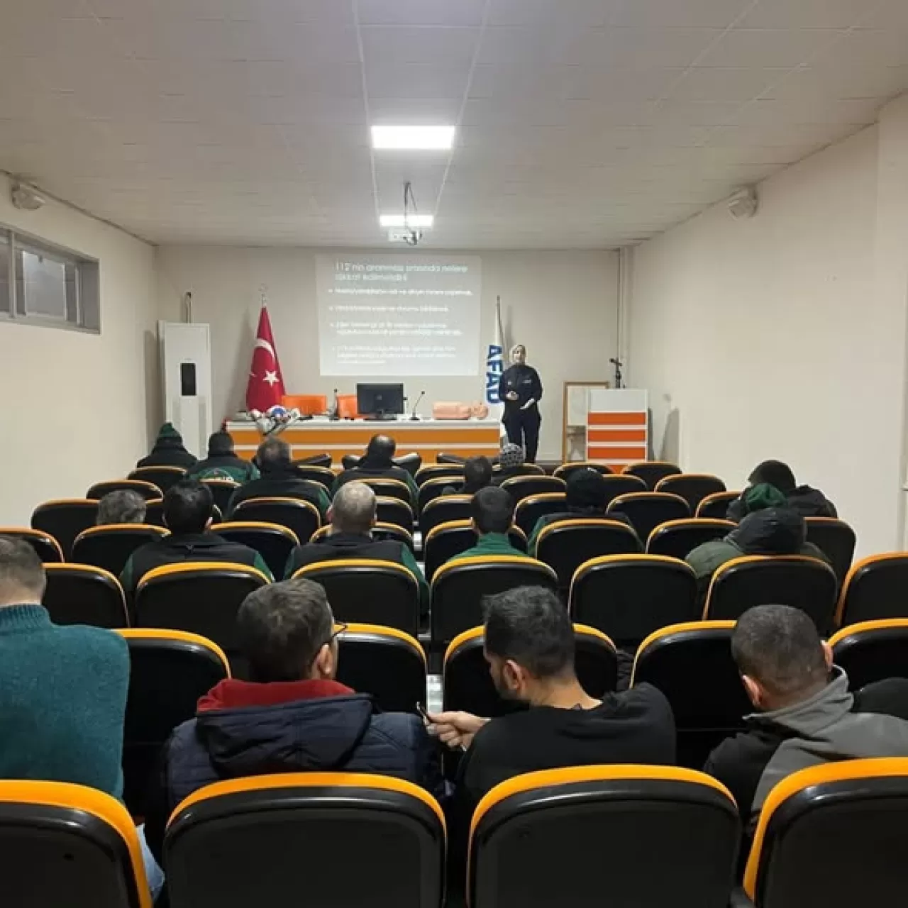 Balıkesir'de Genç AKUB Gönüllülerine AFAD Ekipman Tanıtımı