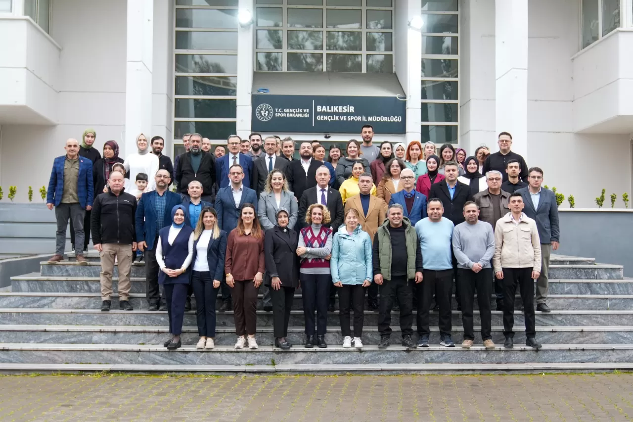 Gençlik ve Spor İl Müdürlüğü Personeli ve Yurt Öğrencileri Bayramlaşma Etkinliğinde Buluştu