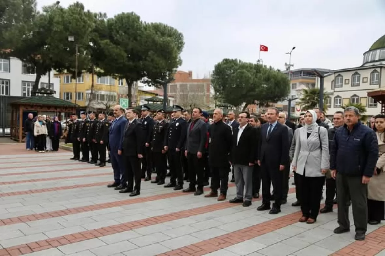 İvrindi Kaymakamı Faruk ATAR, Tıp Bayramı'nda Hastane Personelini Ziyaret Etti