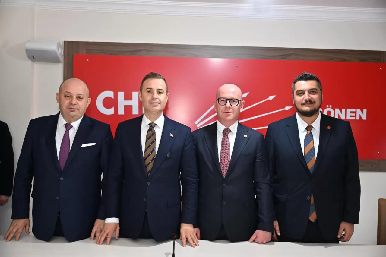 CHP'li Liderler Gönen'de Bayramlaştı