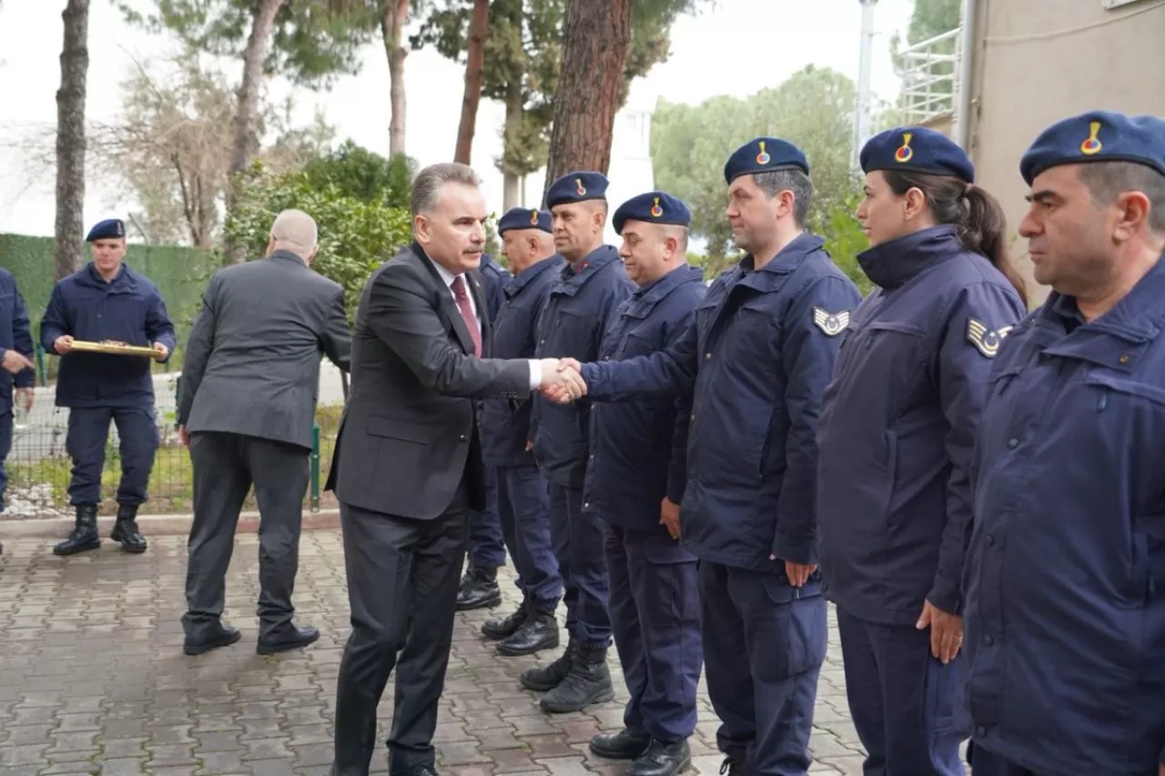 Edremit Kaymakamı Odabaş, Ramazan Bayramı'nda Kurumları Ziyaret Etti