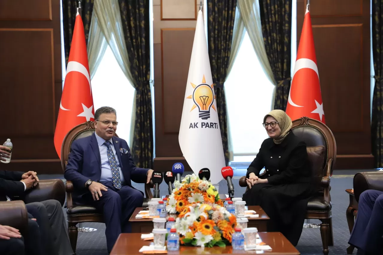 AK Parti'de Bayramlaşma Programı Sürüyor