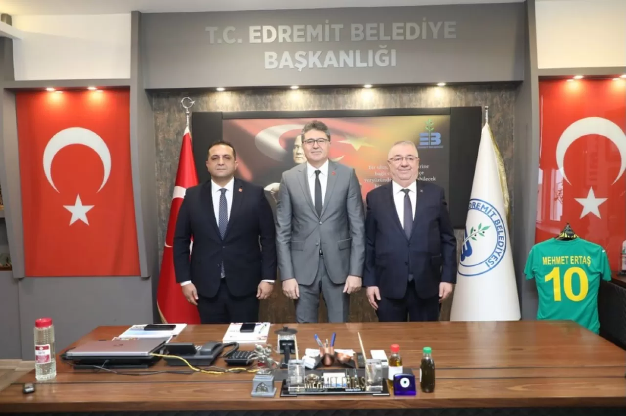 CHP'li Aytekin, Edremit'te Bayram Ziyaretlerini Gerçekleştirdi