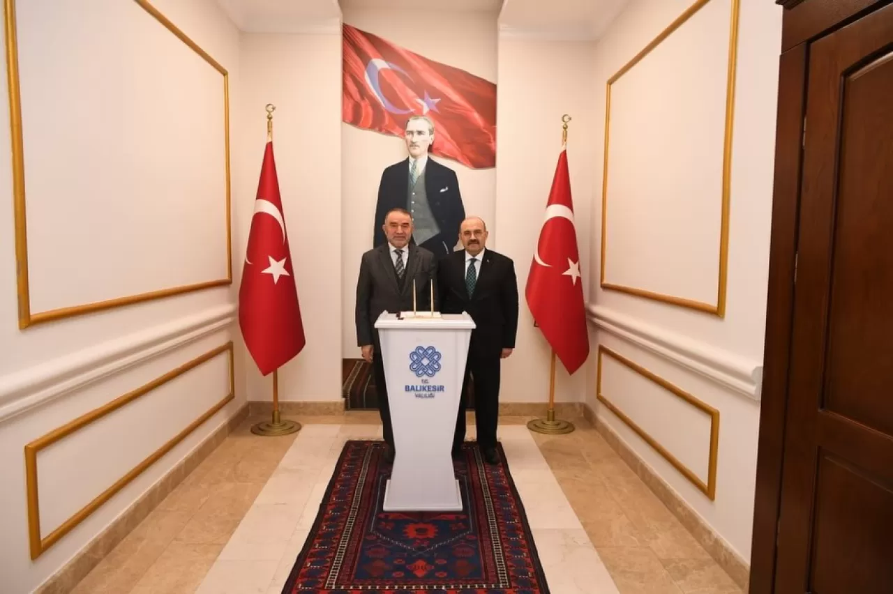 Cumhurbaşkanı Başdanışmanı ve İlim Yayma Cemiyeti Heyeti Balıkesir Valisi'ni Ziyaret Etti