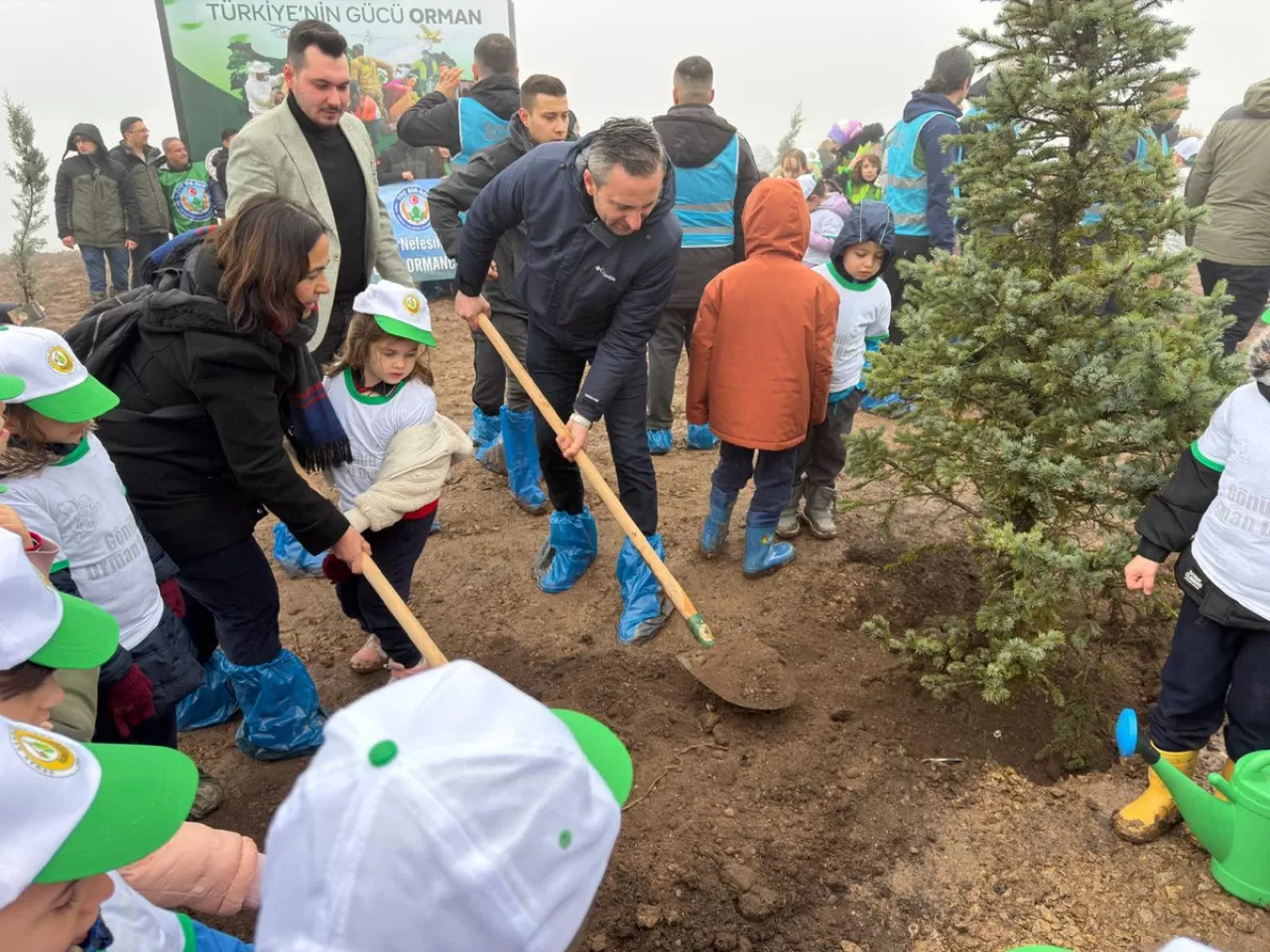 AK Parti Balıkesir, Orman Haftası'nda Fidan Dikim Töreni'ne Katıldı