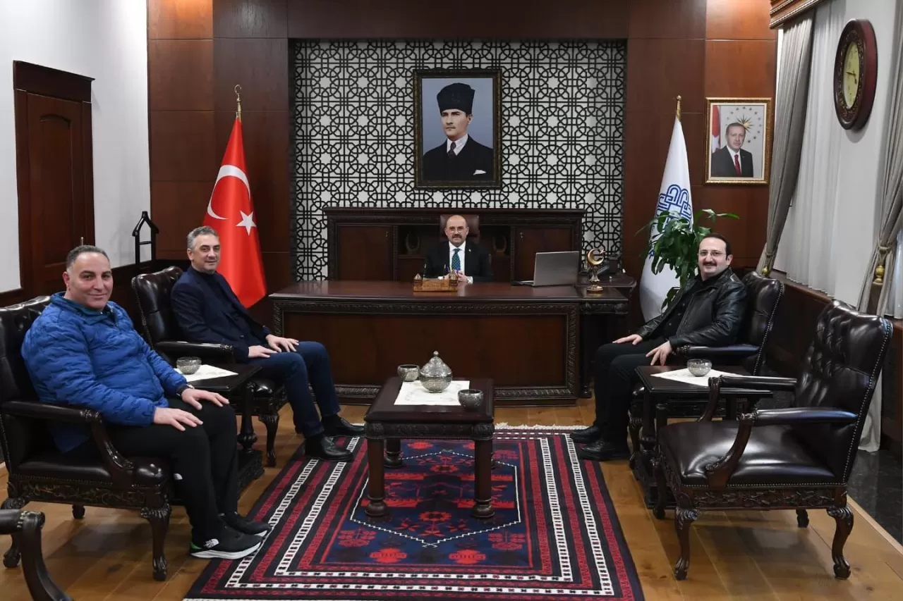 AK Parti Bayburt Teşkilatı Vali İsmail Ustaoğlu'nu Ziyaret Etti