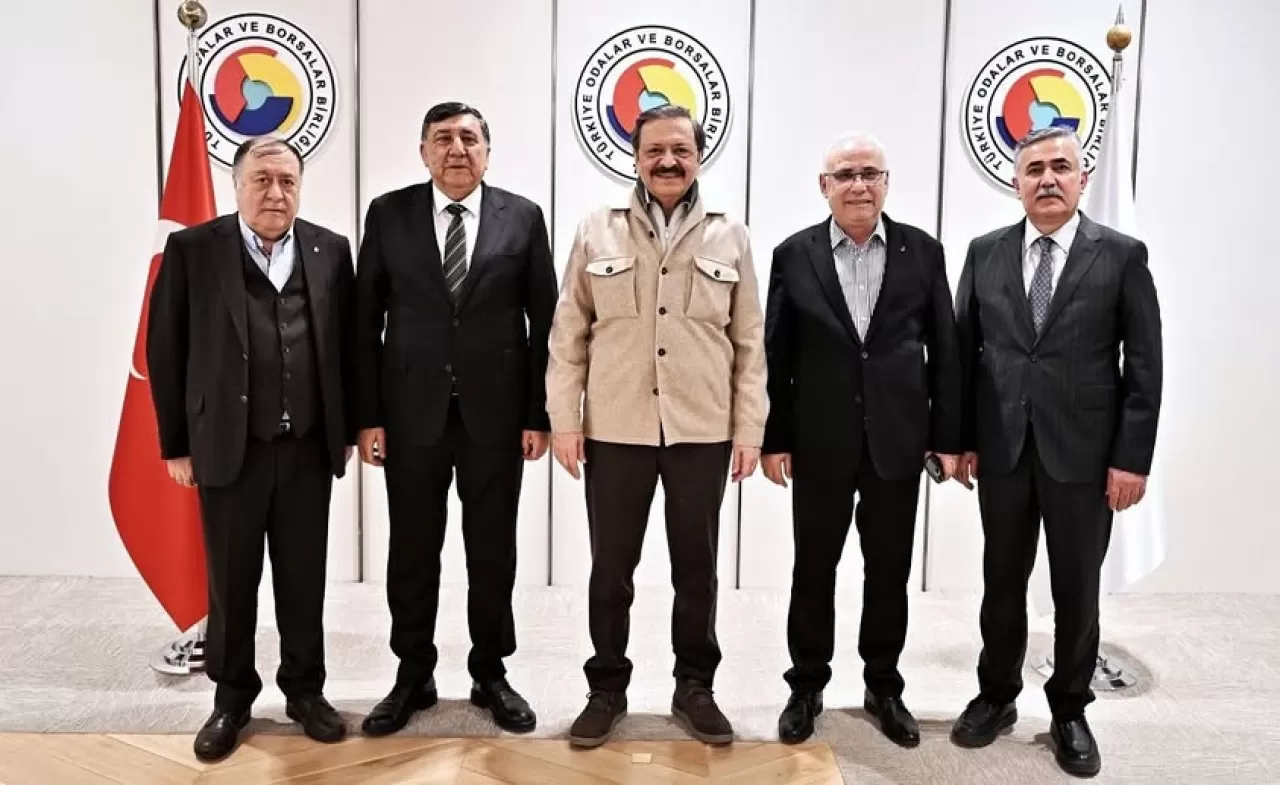 Balıkesir Ticaret Borsası Yönetimi, TOBB Başkanı Hisarcıklıoğlu'na Ziyarette Bulundu