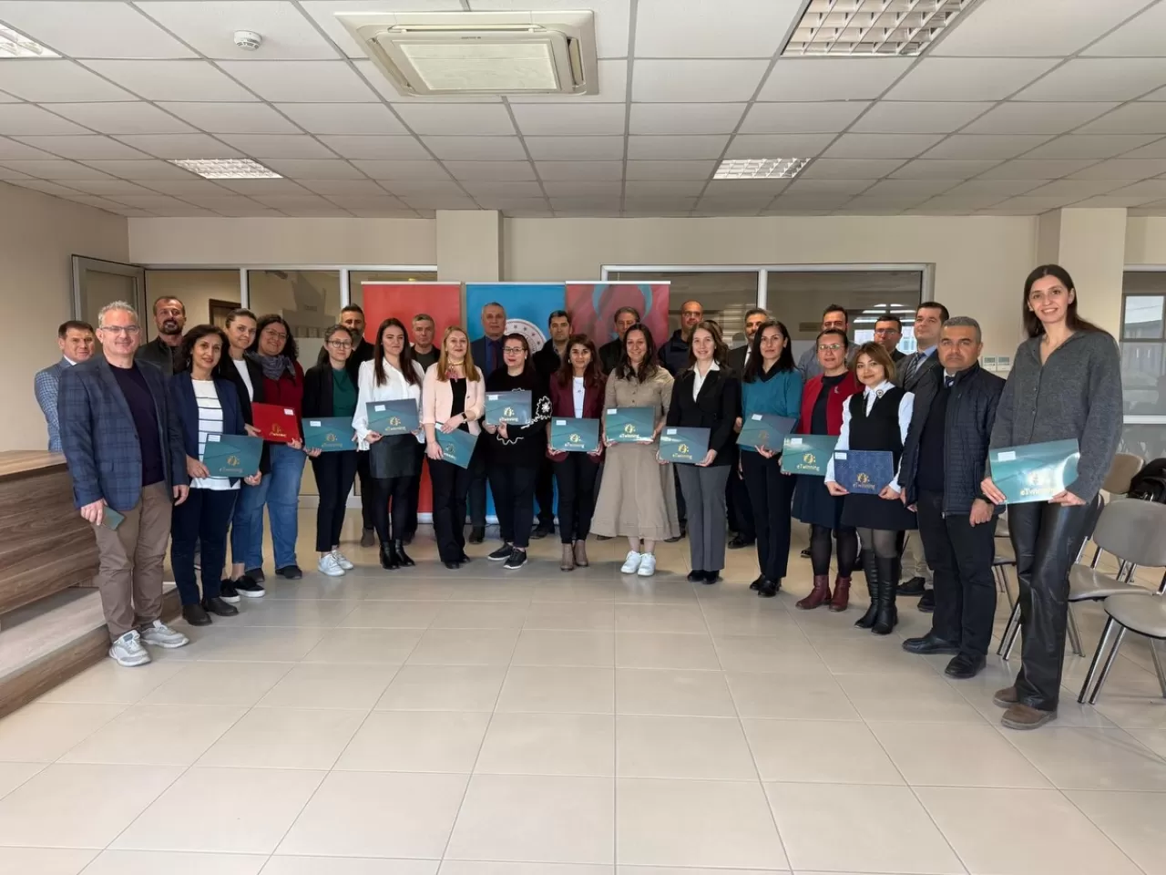 Burhaniye'de eTwinning Kalite Etiketleri Sahiplerini Buldu