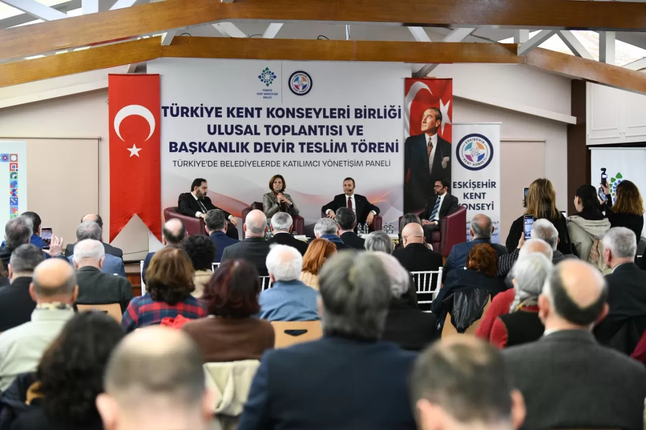 Balıkesir Belediye Başkanı Ahmet Akın, Katılımcı Yönetim Modelini Eskişehir'de Anlattı