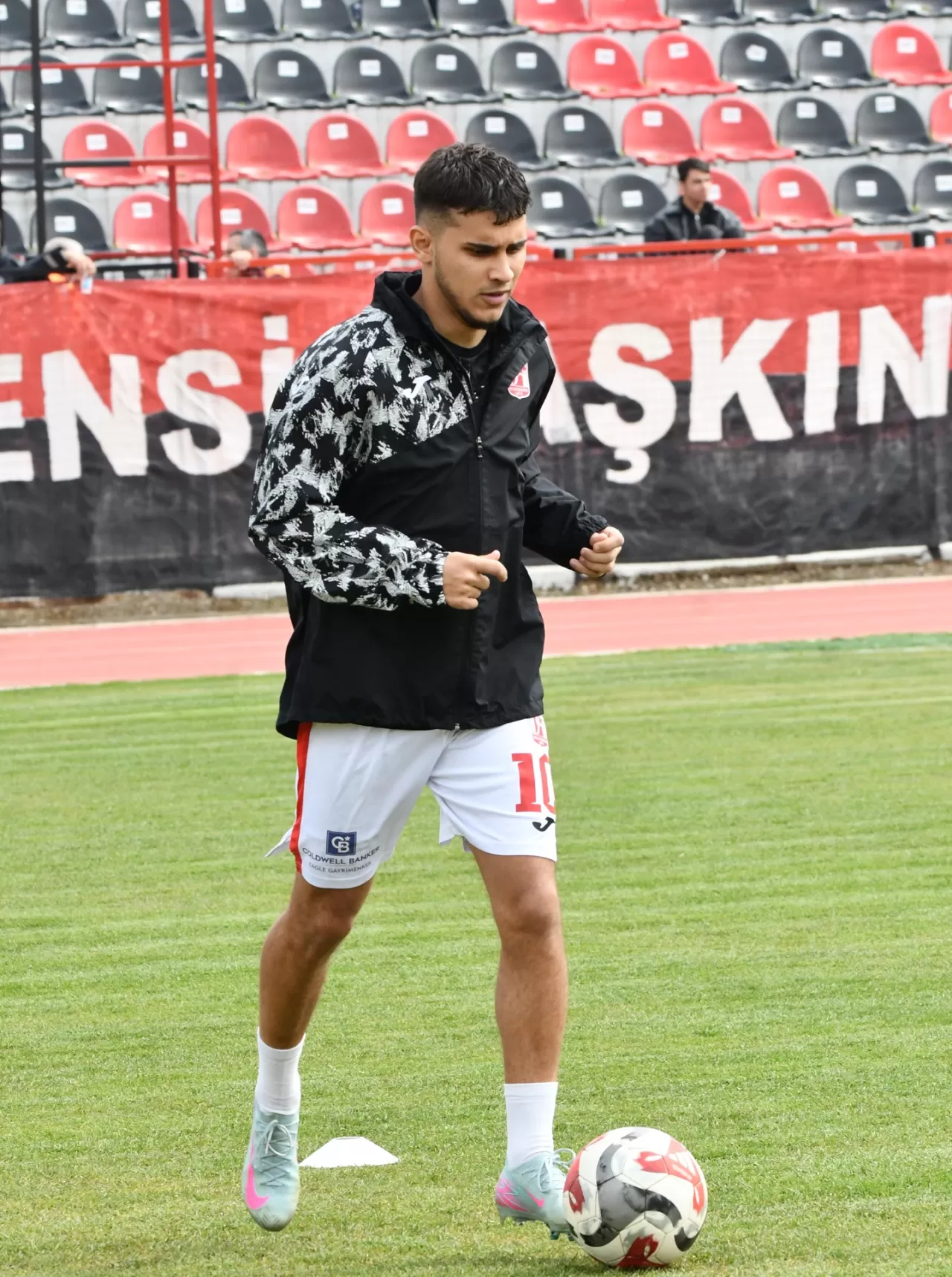 Nev Sağlık Grubu, Balıkesirspor'un Yeni Sezon Sponsoru Oldu