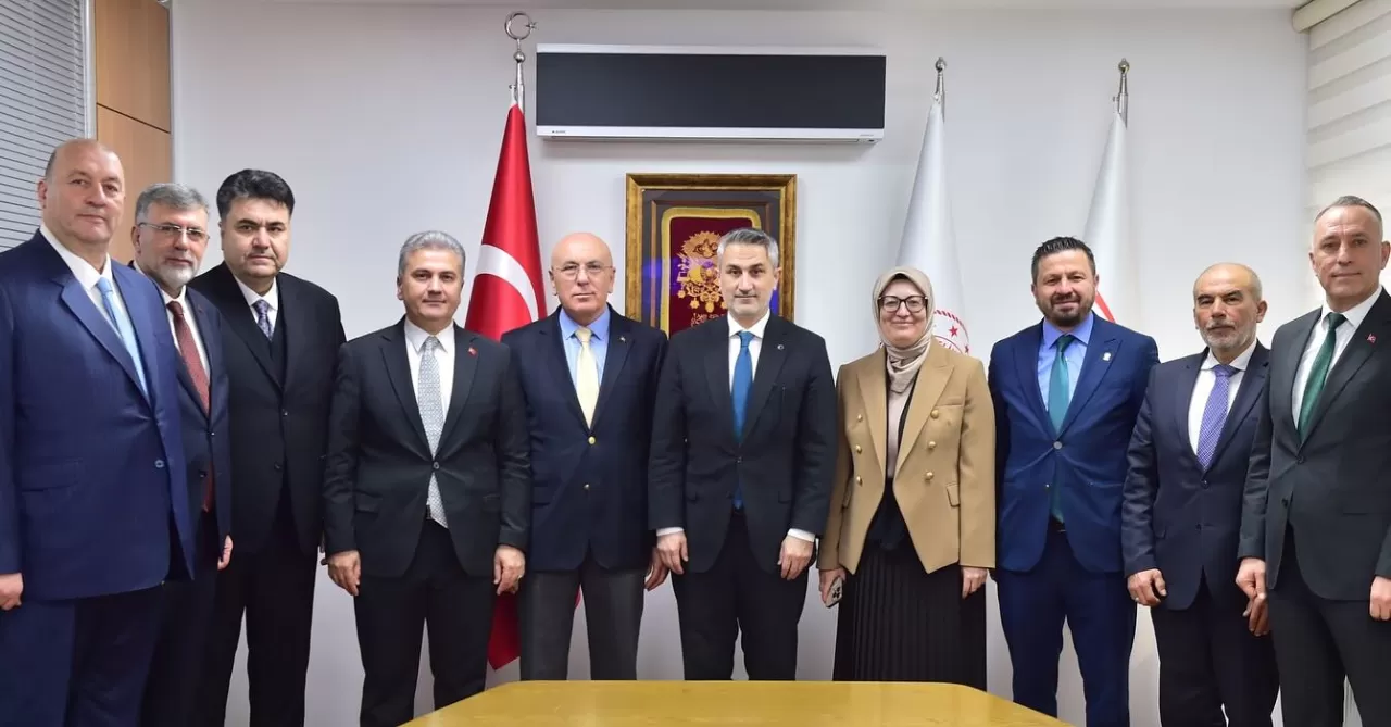 Balıkesir'in Spor Altyapısına 5 İlçede Destek: 10+ Yeni Tesis Protokolü