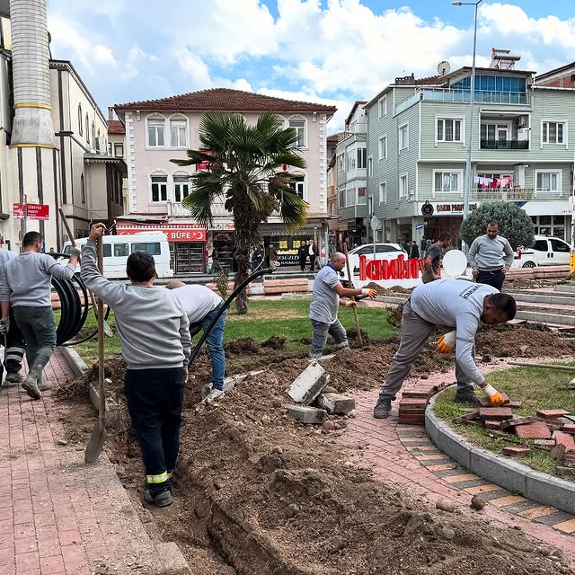 İvrindi'de Belediye Çalışmaları Tam Gaz Devam Ediyor