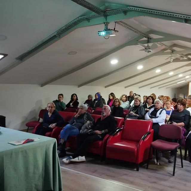 Ayvalık Halk Eğitim Merkezi'nde Teknoloji Bağımlılığı Semineri