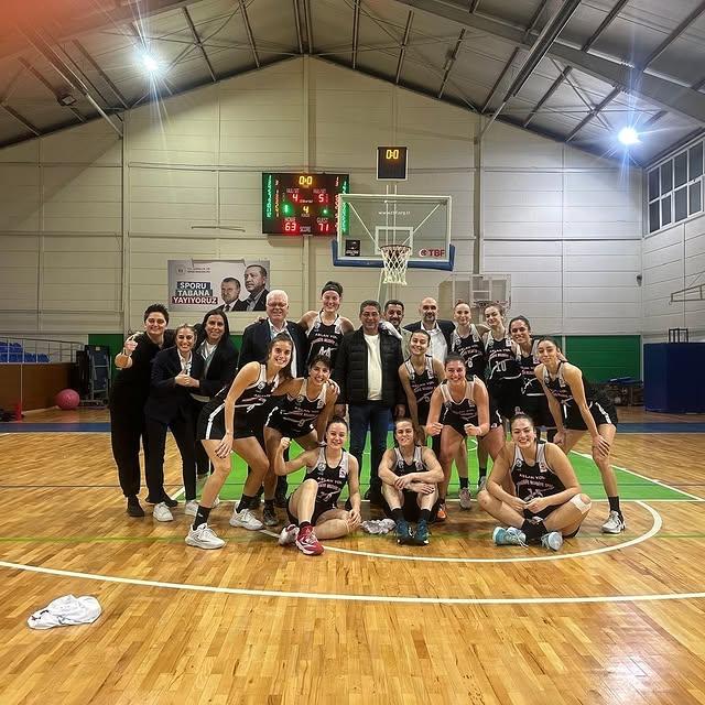 Aslanyol Burhaniye Belediyespor Kadın Basketbol Takımı Urla Deplasmanında Galip Geldi