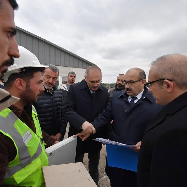 Vali Ustaoğlu, Altıeylül Hükümet Konağı İnşaatını İnceledi