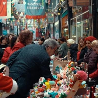 Bandırma'da Kadın Emeği Yılbaşı Alışveriş Günleri Başladı