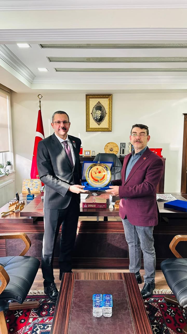 Havran'da Muhtarlar Plaketle Onurlandırıldı